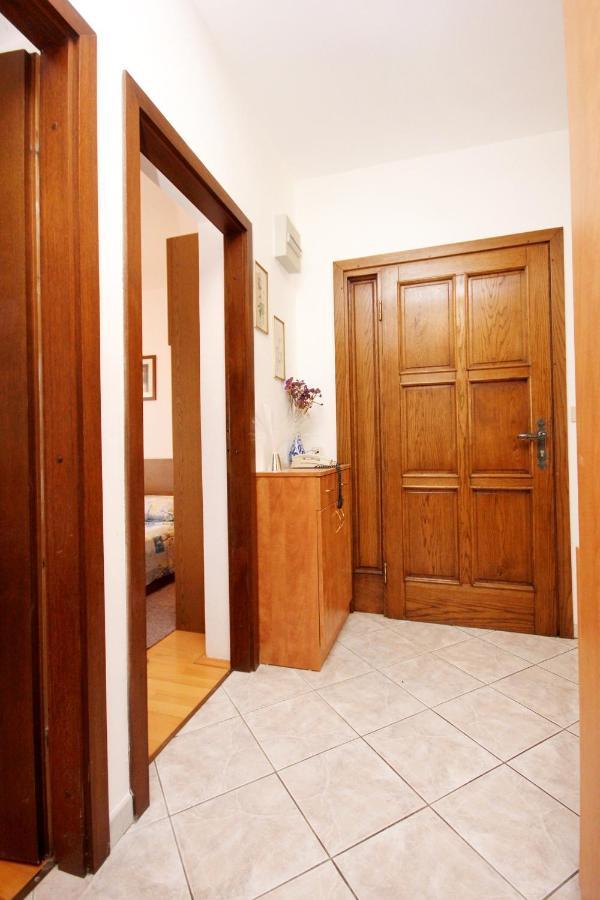 Apartments By The Sea Sevid, Trogir - 9468 Екстериор снимка